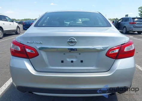 2017 Nissan Altima 2.5/2.5 S/2.5 Sl/2.5 Sr/2.5 Sv z USA, uszkodzony, nr VIN 1N4AL3AP8HC115437